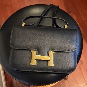 Elegant Black Designer-ish Women's Bag